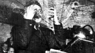 Лев Троцкий, Демон Революции