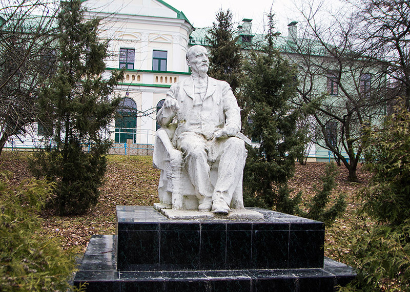 Памятник Ивану Владимировичу Мичурину